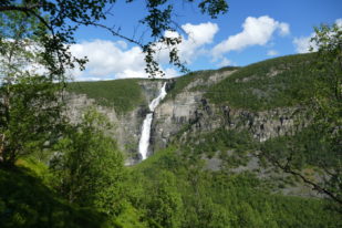 38B97DA4-A6BC-4006-BF95-DDEED40BDE64